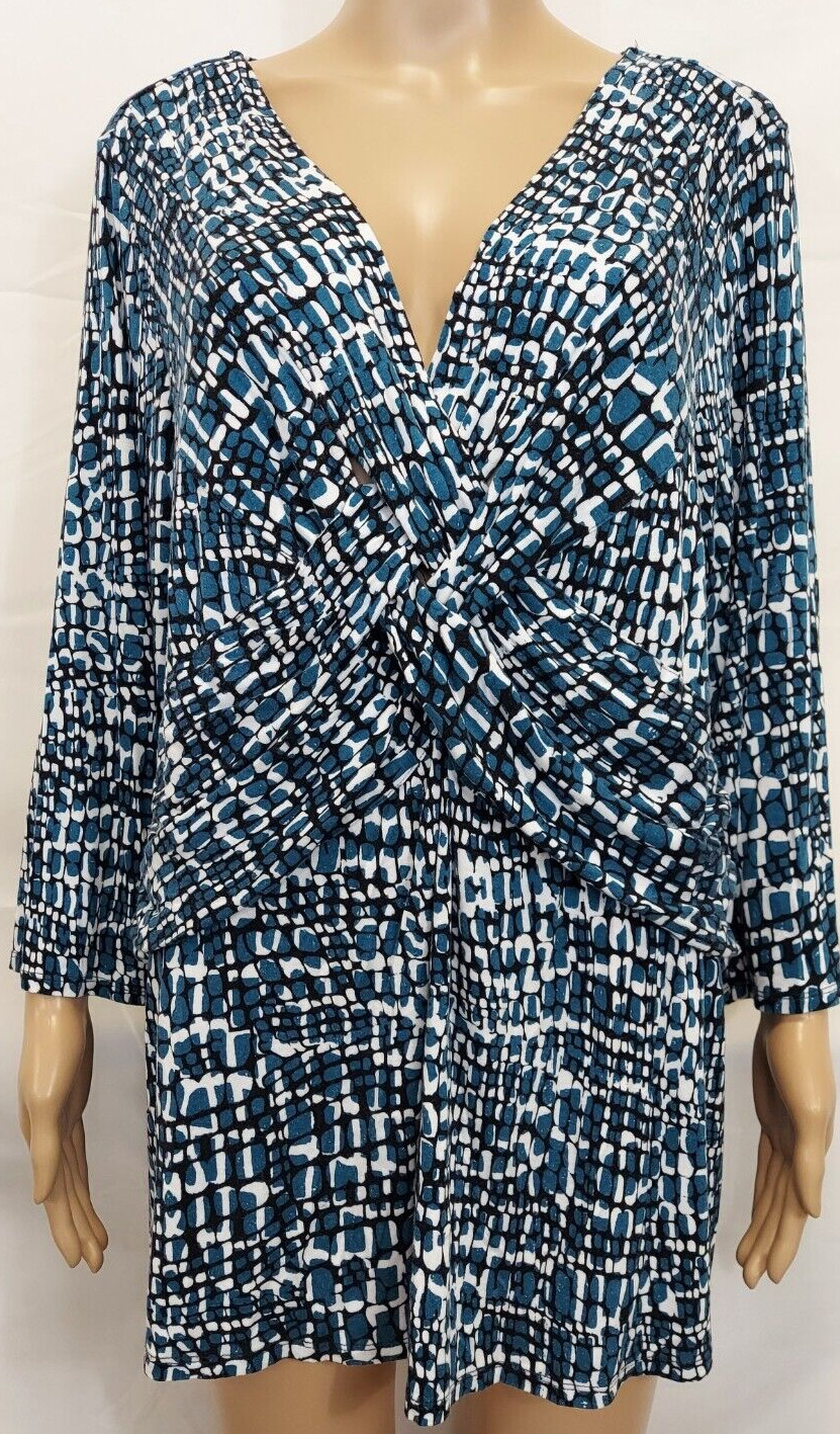 AVENUE Blouse Size 18/20 Blue, White, Black Geo Print 5% Spandex 95% Viscose Top