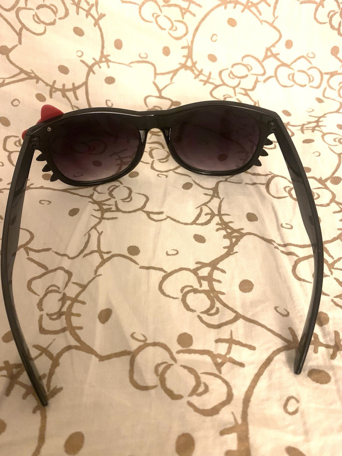 Hello Kitty Novelty Cat Eye Sunglasses Black Plastic Frame Purple Gradient Lens