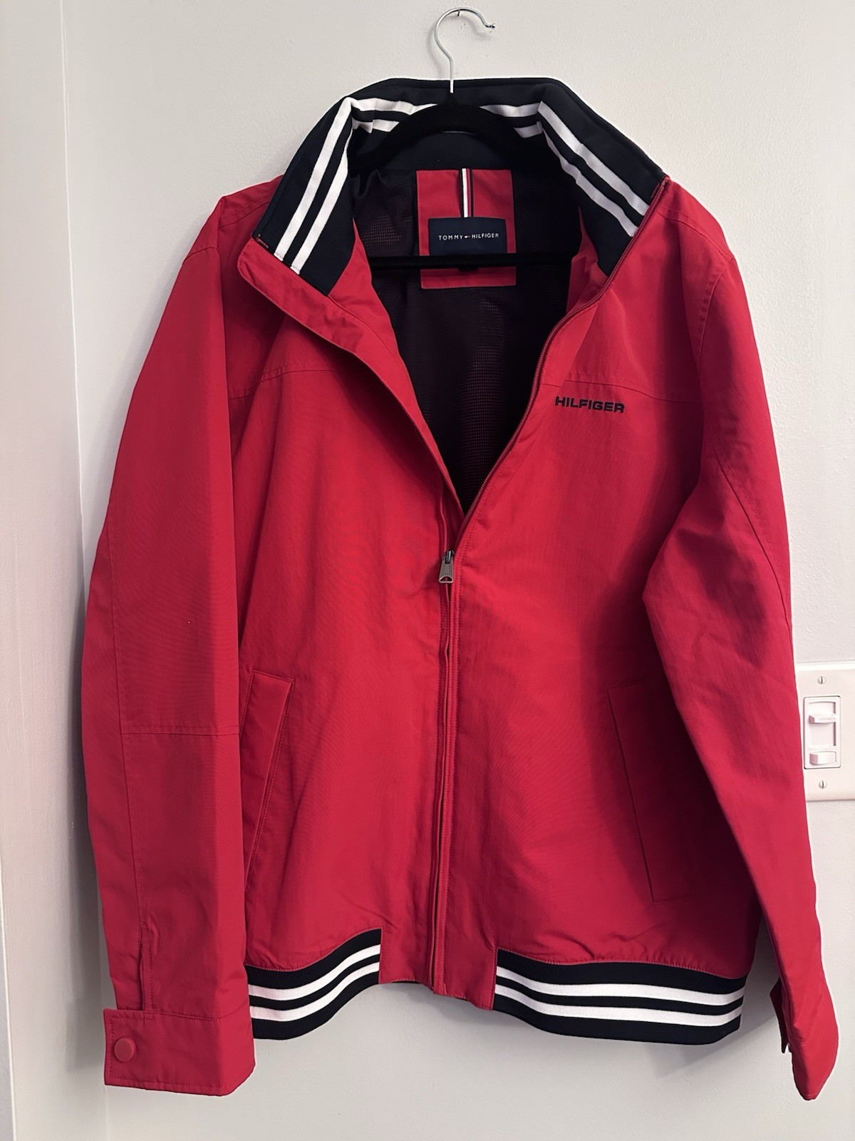 Tommy Hilfiger Men’s Red Lightweight Waterproof The Regatta XL Mint Cond