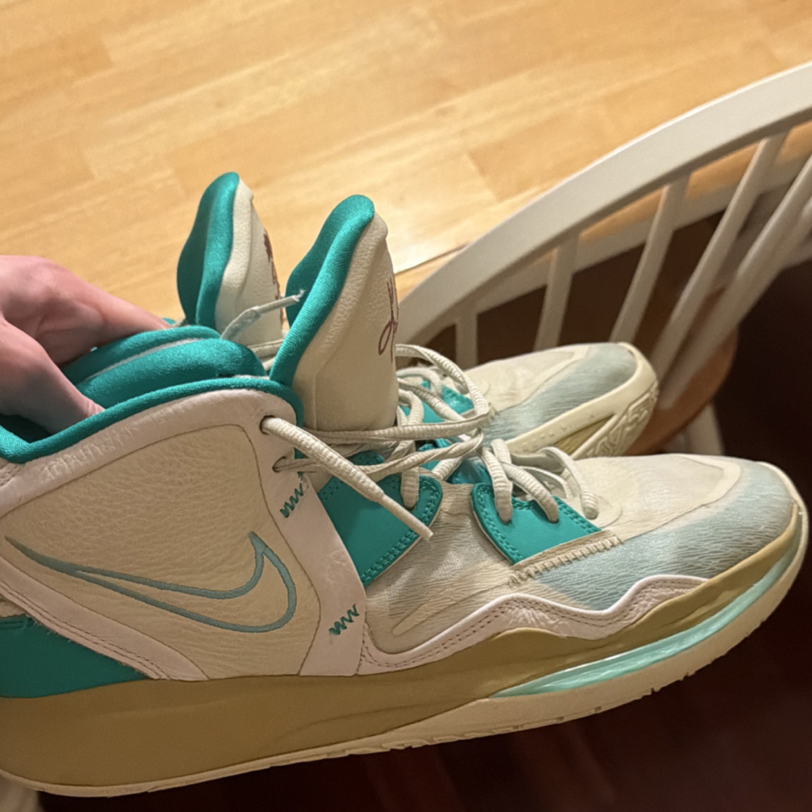 Nike White Teal Mid Top Men’s Lace Up Basketball Sneaker Activewear