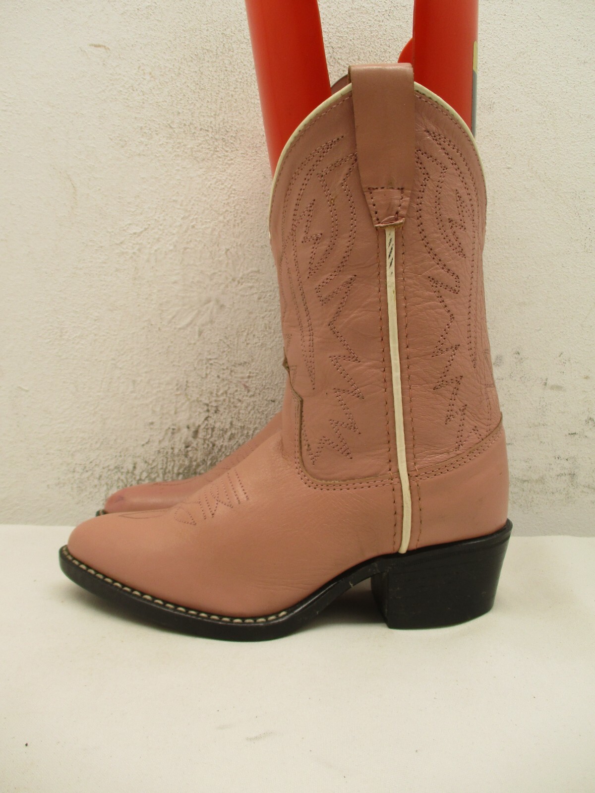 A JAMA PRODUCT Little Kid Size 12.5 Pink Leather Pointed Toe Cowboy Boots
