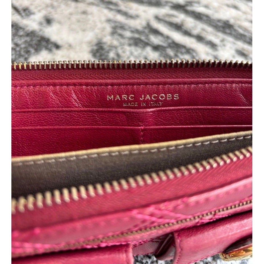 Marc Jacobs Quilted Leather Push Lock Zip Around Wallet Berry Pink Made in Italy