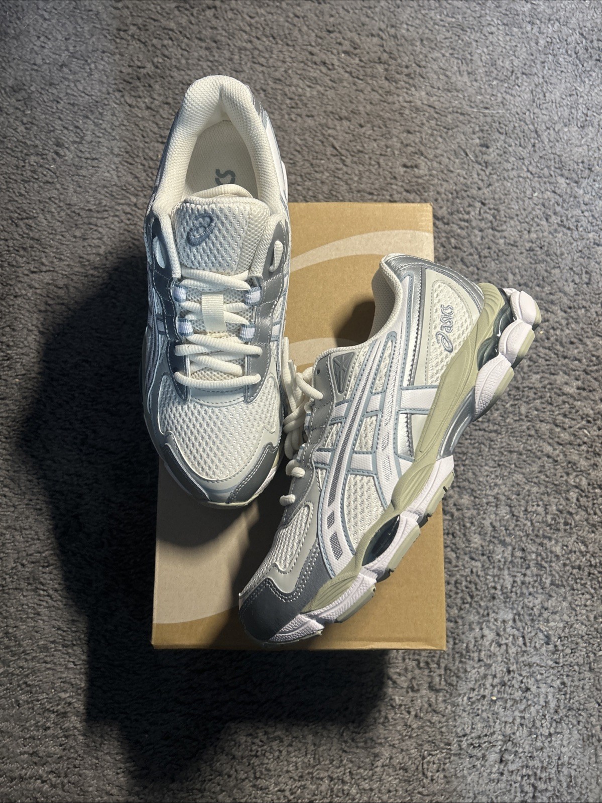 ASIC Gel-NYC 2055 Cream Grey Size 6 Mens / 7.5 Womens Brand New 1203A542-107