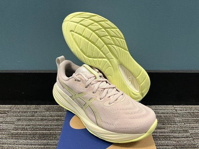Women’s Size 9 Wide (D) Asics Gel-Cumulus 27 Running Shoes New In Box Beige/Yel