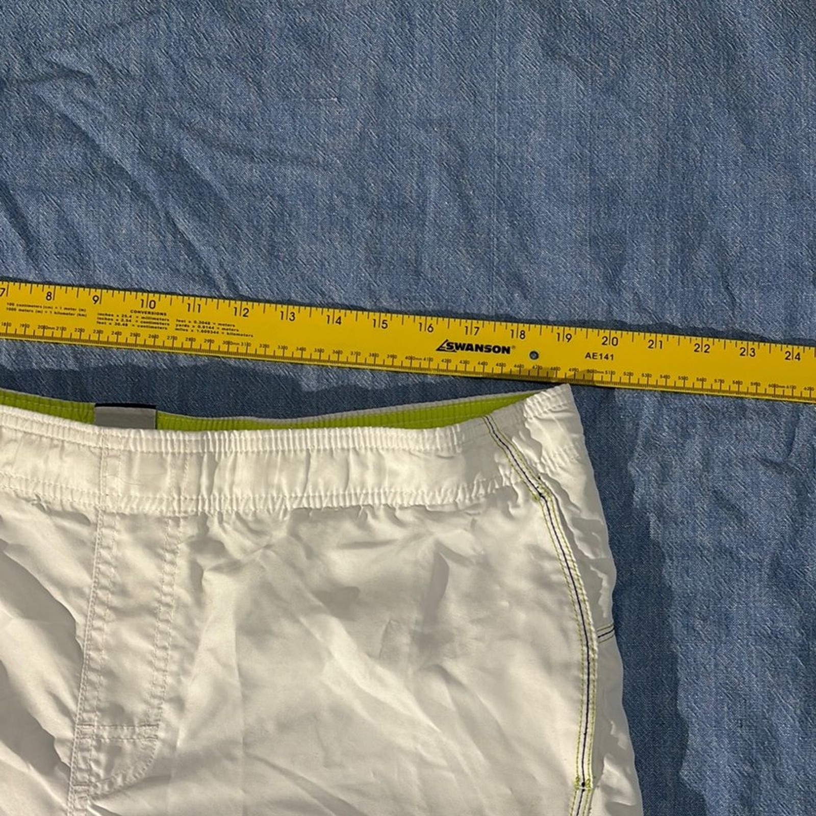 Nike Men’s White Core Solid Volley Swim Shorts Trunks Size Large L Good