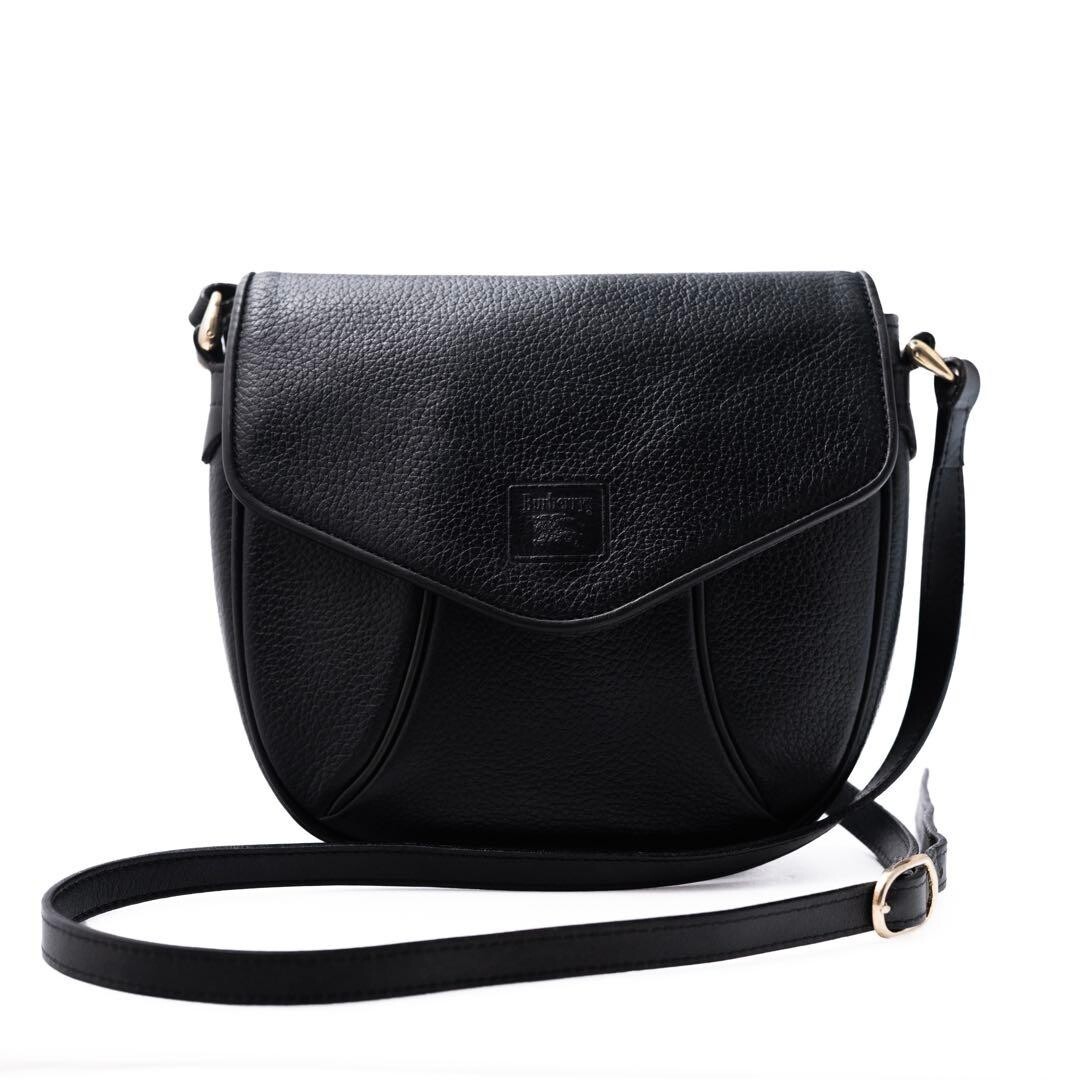 Burberry Vintage Black Leather Shoulder Bag Gold Hardware Women 20cm 19.5cm