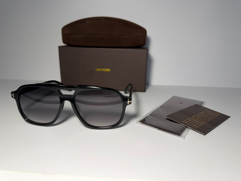 Tom Ford Raoul FT0753 01B Shiny Black Gradient Smoke 62 mm Men’s Sunglasses