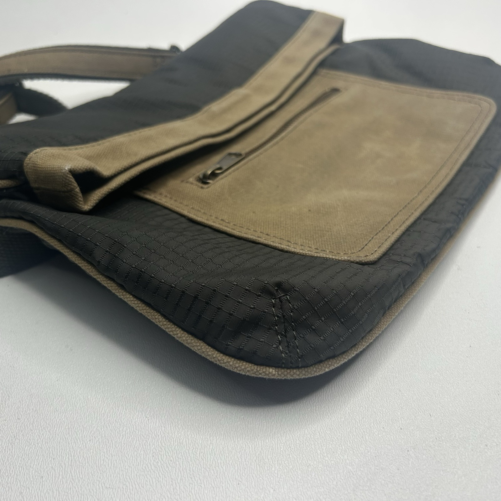 Sporty EDDIE BAUER Brown Canvas/Nylon Crossbody Foldover Bag
