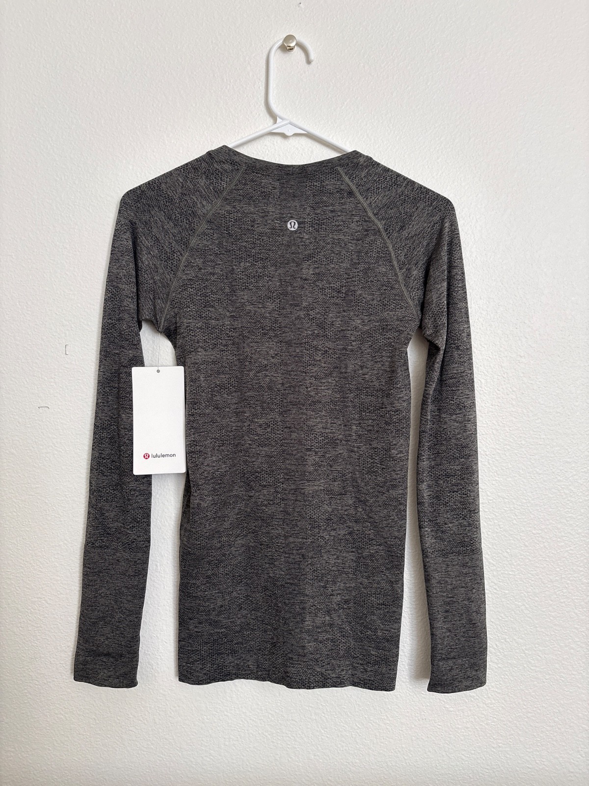 Lululemon Swiftly Tech 2.0 Long Sleeve Gray Olive Green sz 4