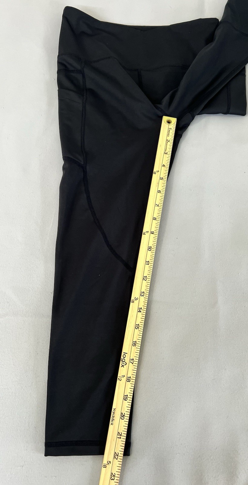 Zyia Active Womens Size Medium Biack Cropped Side Pockets Leggings Logo