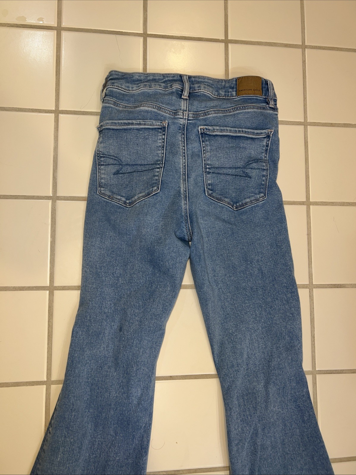 American Eagle Super High Rise Flare Jeans Womens 6 Reg 28×30 Distress