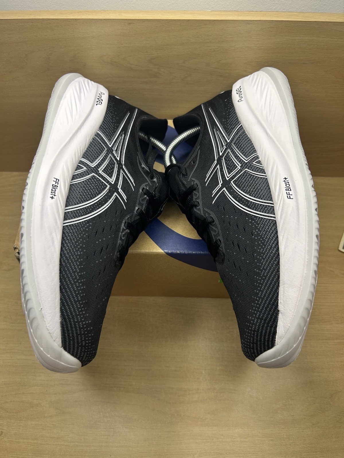 ASICS Gel Cumulus 26 Black Concrete – Women’s 10