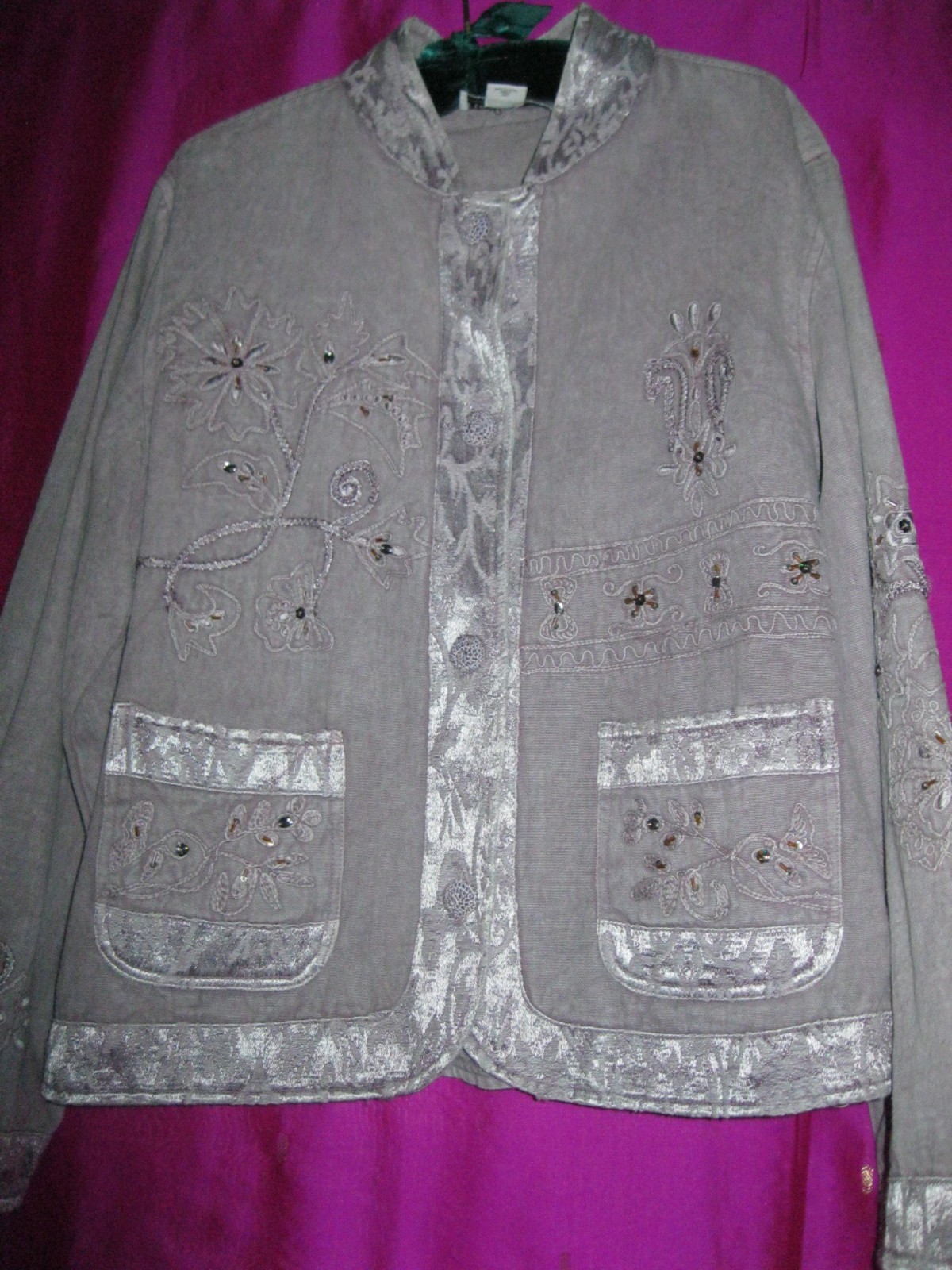 FLASHBACK LABEL, TAN COLORED COTTON JACKET, W/ COLLAR & BEADS, SZ M.