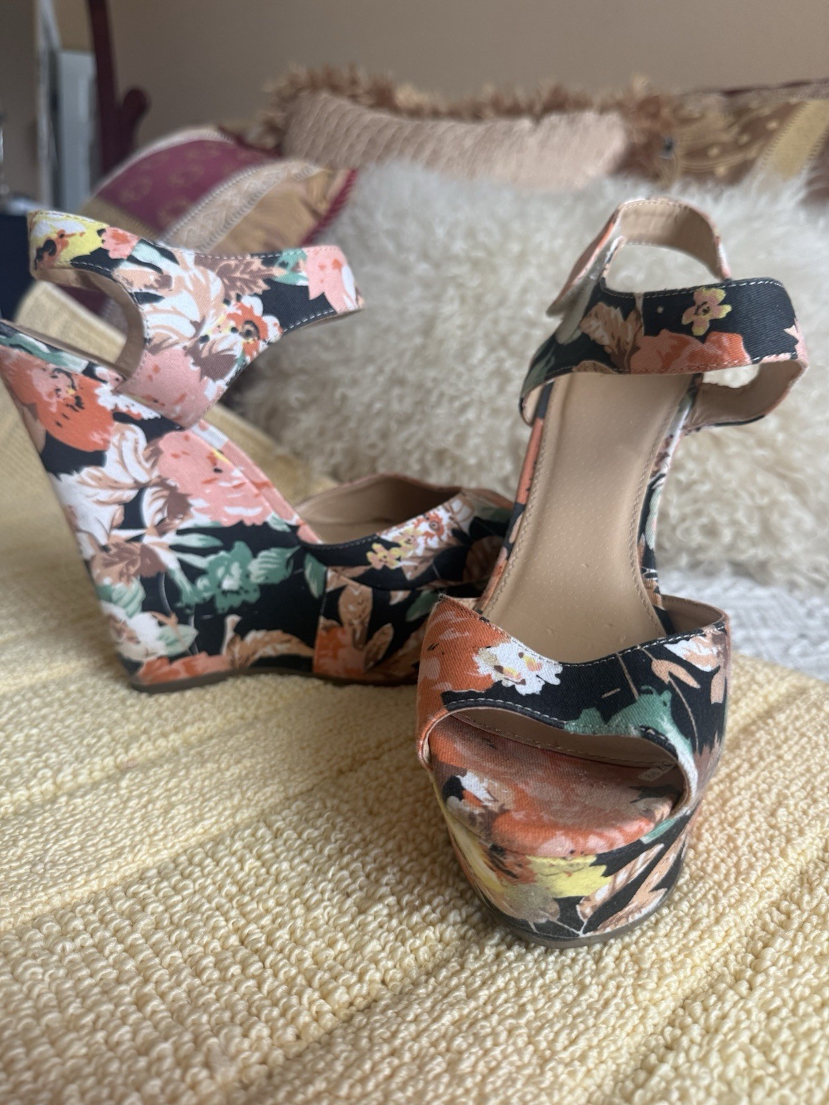 Shoe Dazzle Floral Open-ToeAnkle Strap Heels in Coral and Black
