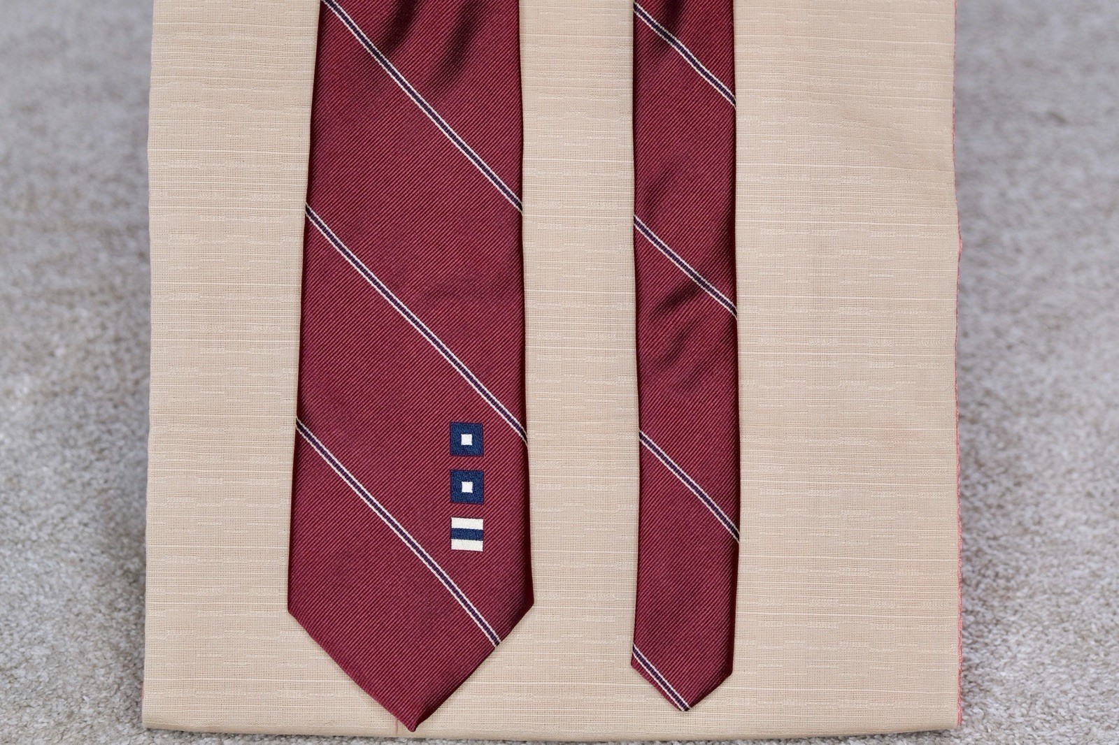 Custom Made Friedin Co Silk Necktie Red Stripe Geometric Motif 3.25″ x 55.5″