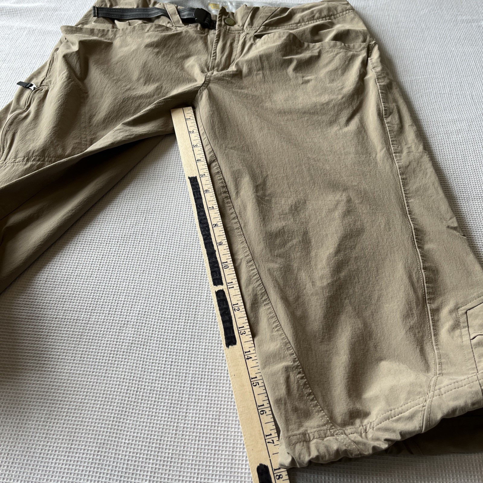 Mountain Hardwear Capris Womens 10 Tan 3/4 Pants Nylon Hiking Outdoor Travel