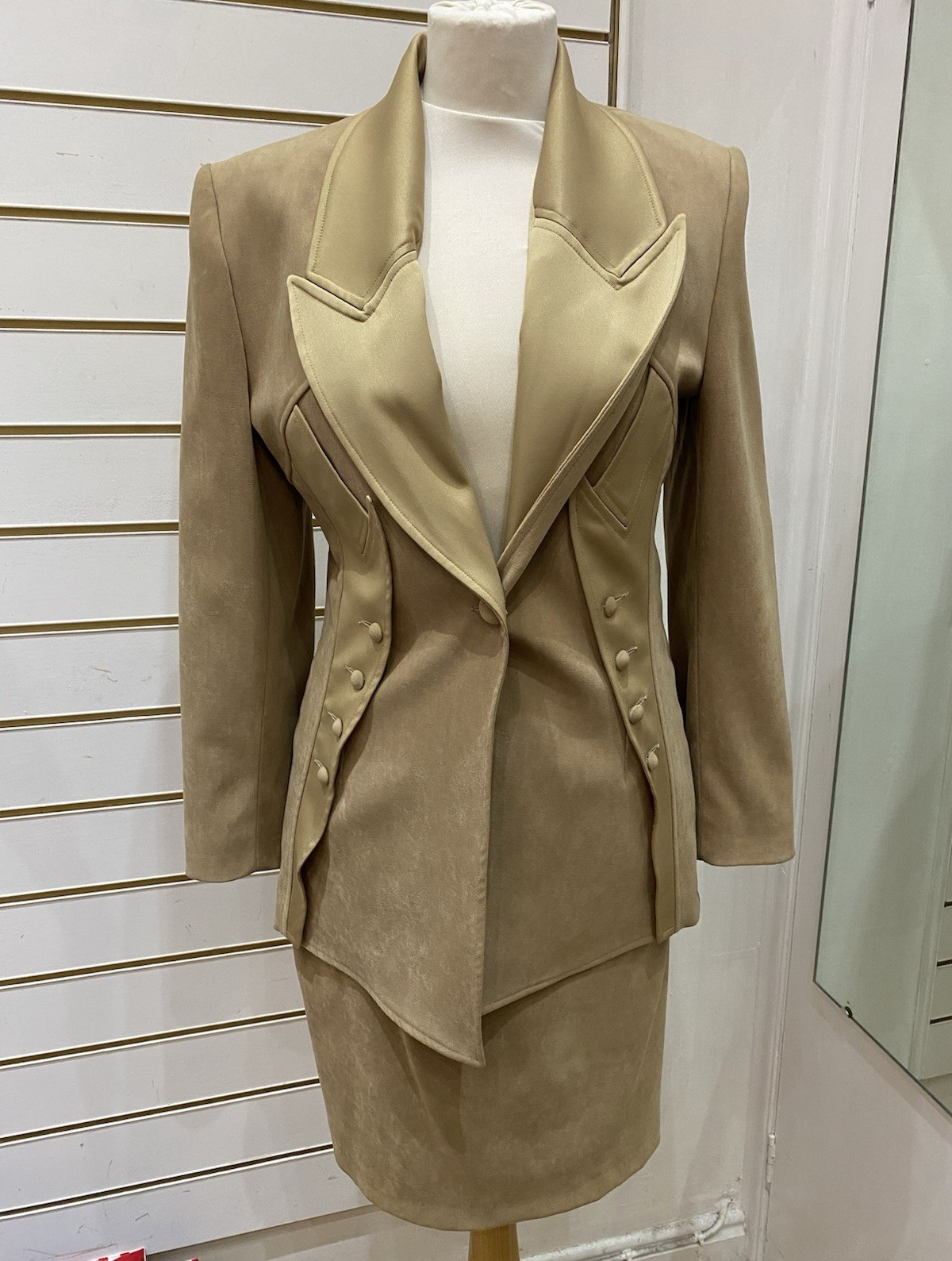 TAMAÏA Paris Beige Polyester 2-Piece Skirt Suit Jacket & Skirt Size 8