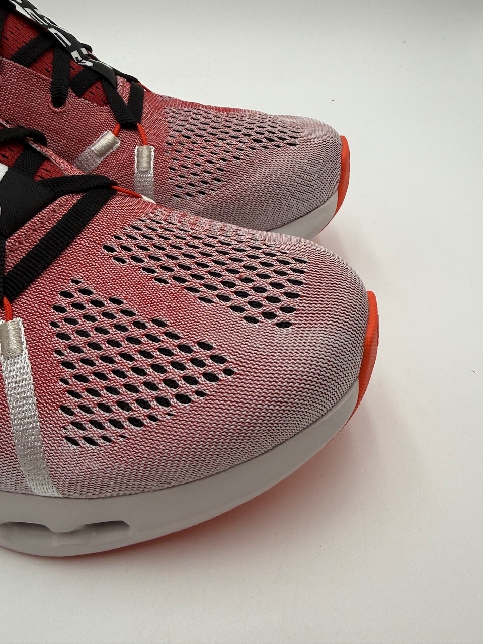 ON CLOUDSURFER AUBURN FROST Men’s NEW Running Sneaker Orange Multiple Sizes