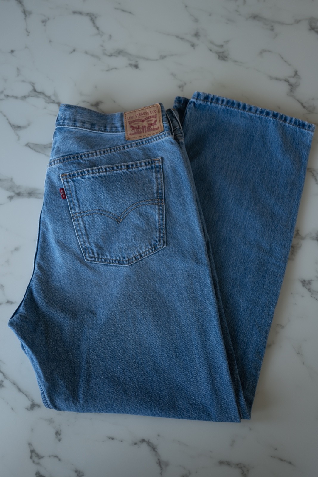 Levi’s Low Pro Straight Jeans 33 Medium Wash Denim