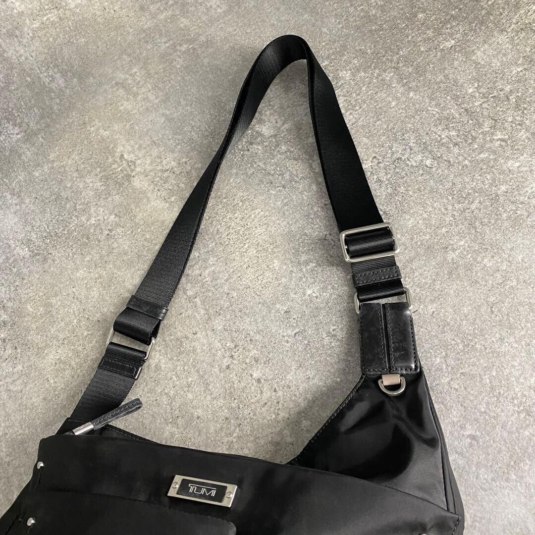 TUMI Sumatra Black Nylon Crossbody Bag Shoulder Bag Men Woven 12.6 x 11.4 in