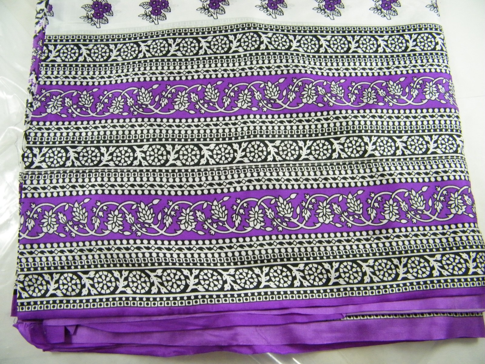 BEAUTIFUL SCREEN PRINTED POLYESTER SAREE PURPLE WITH FLOWER PATTERN