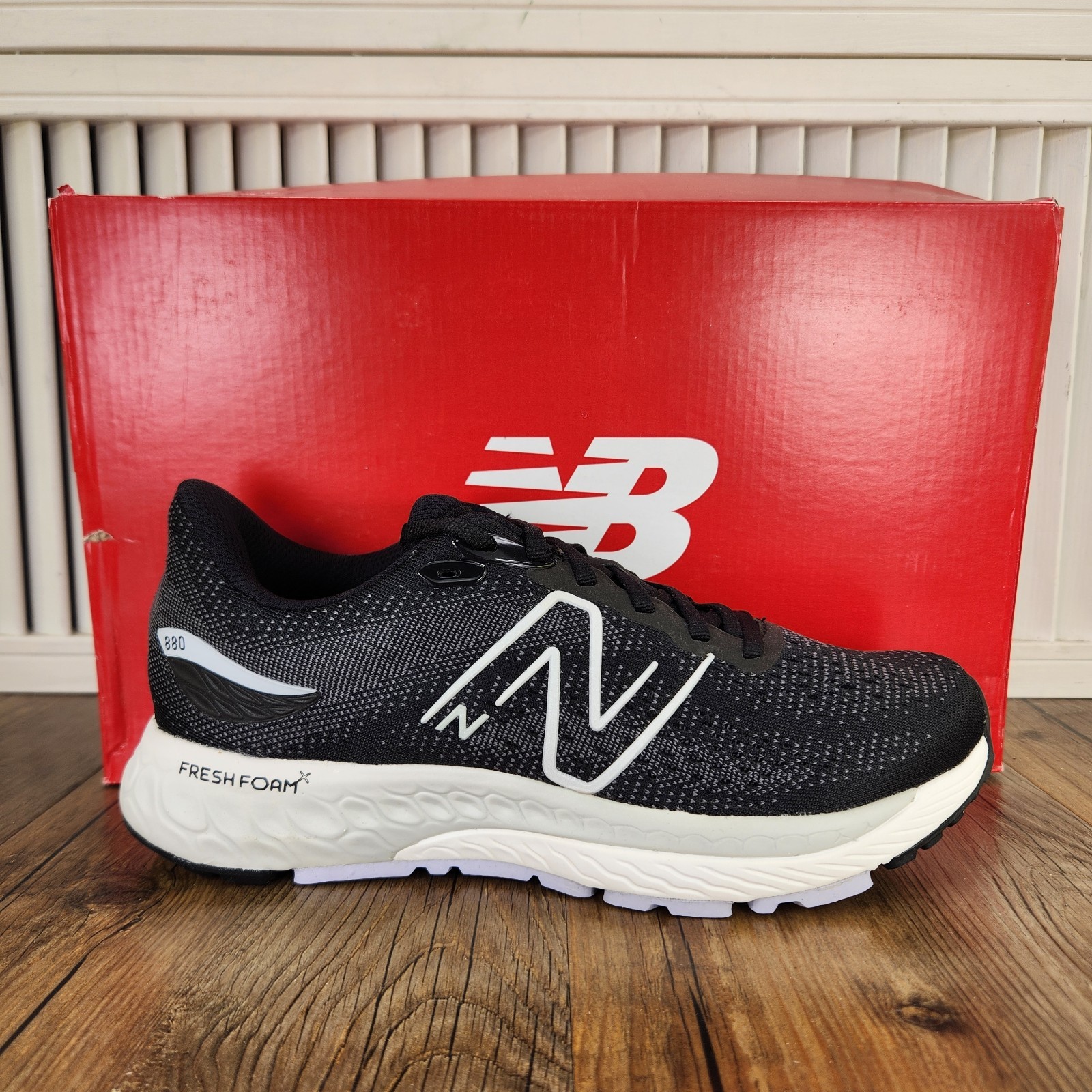 New Balance Fresh Foam 880 v12 Womens Sz 8.5 B Black White Running Shoes W880B12