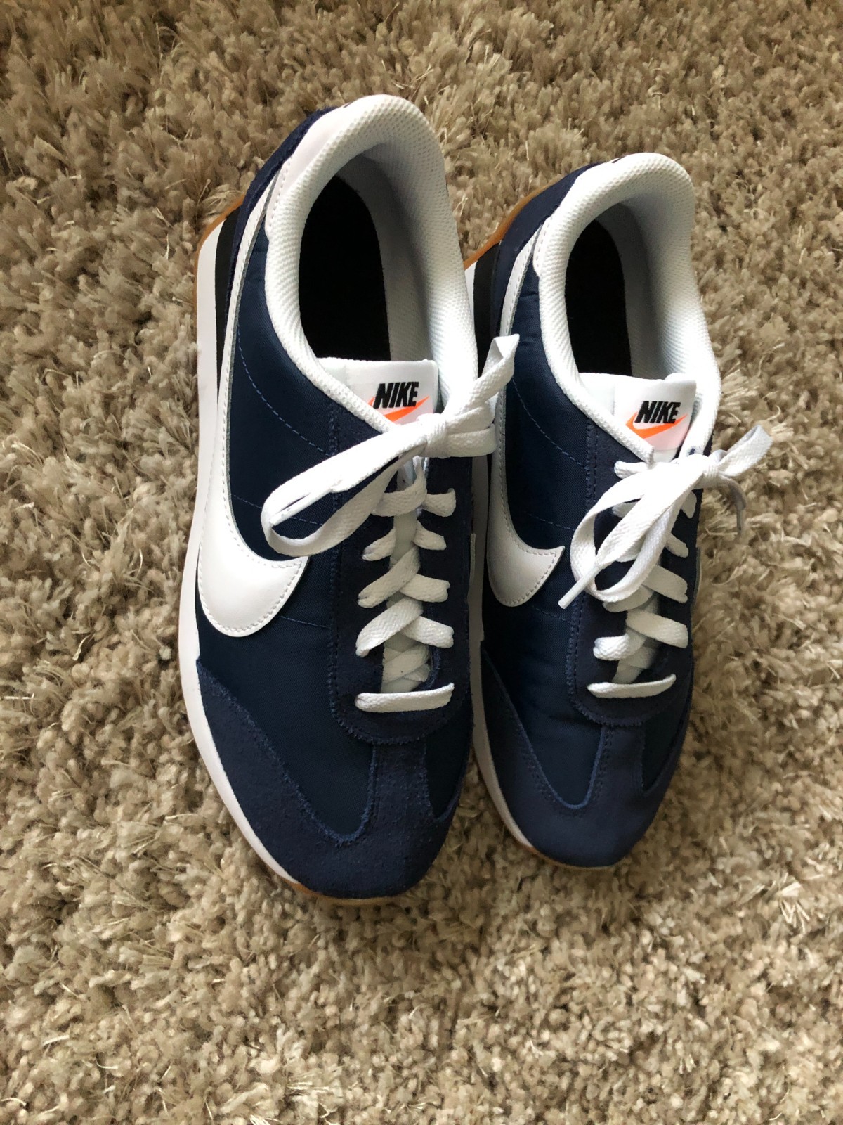 New in Box Nike Pacific Navy & White Running Shoes – Size 10 Women / 8.5 Men
