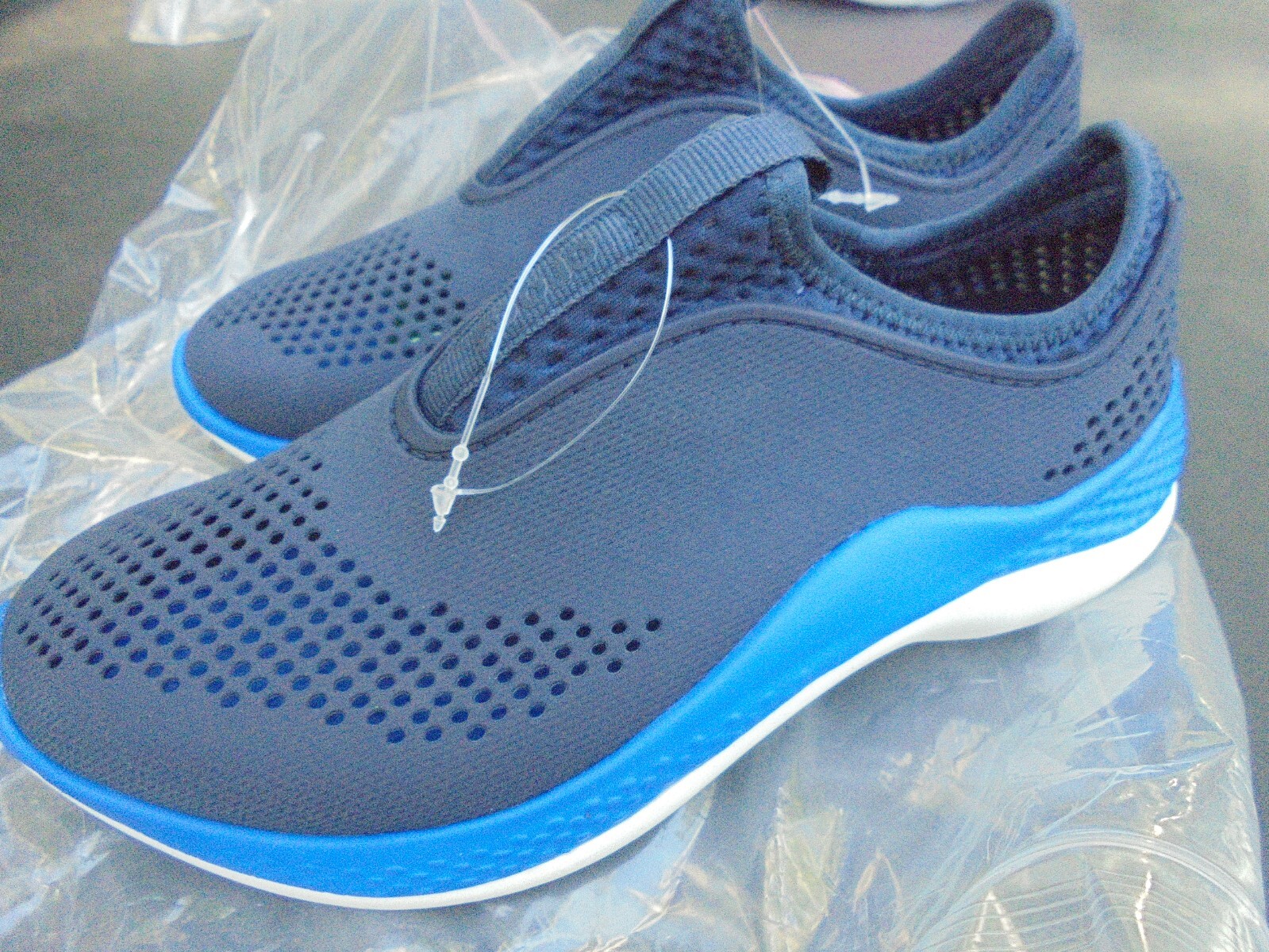 New Crocs Literide 360 Pacer Slip-on Women’s J2 Junior 2 Navy/Bright Cobalt