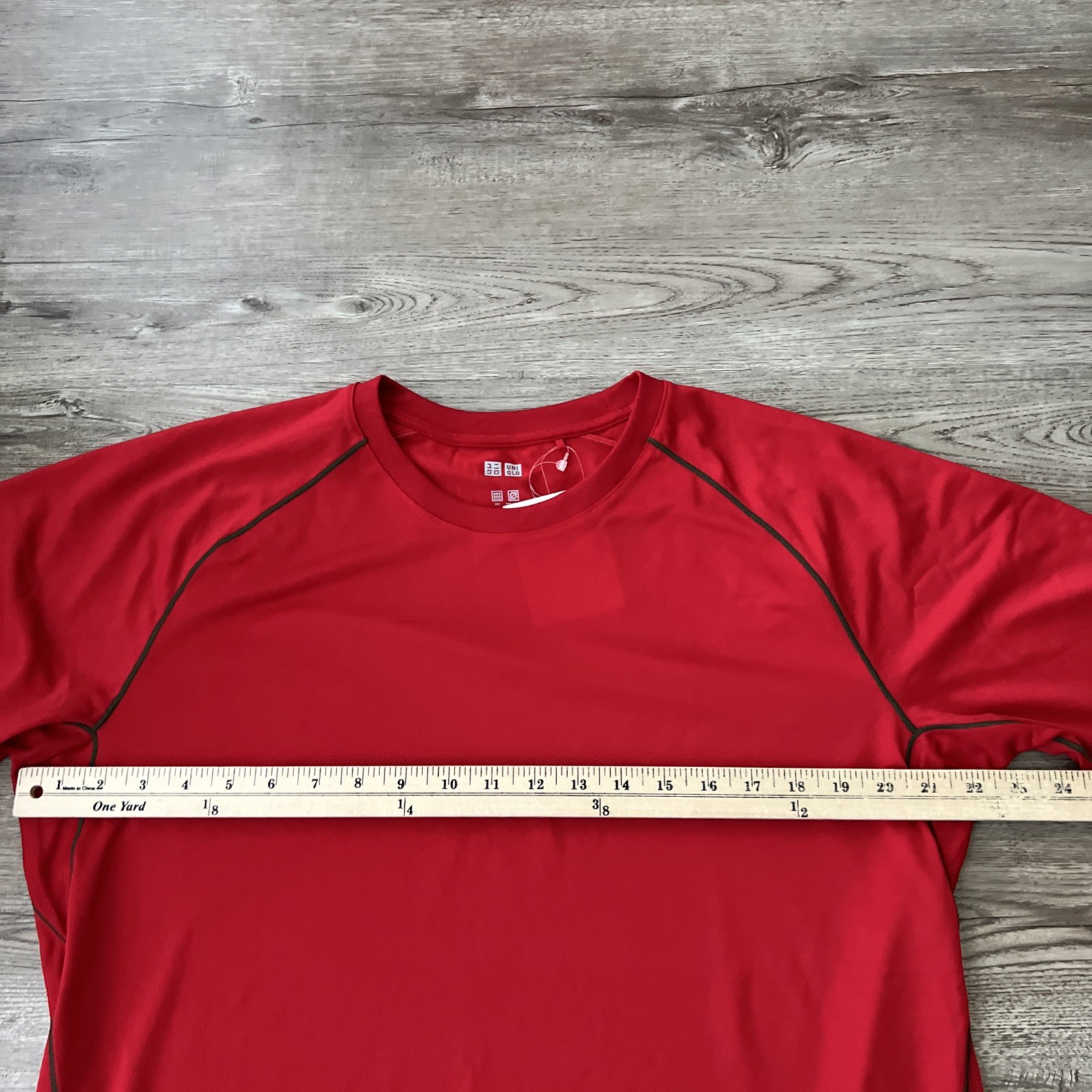 Uniqlo HEATTECH Performance T Shirt Mens XL Red Dry Ex Odor Control Raglan NWT