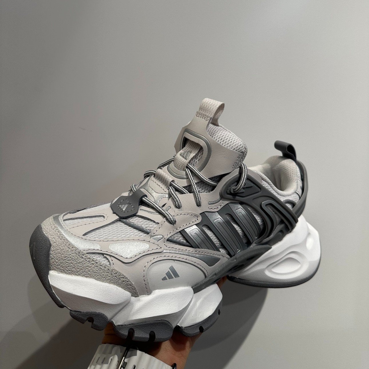 Adidas XLG RUNNER DELUXE Abrasion Resistant Low Top Casual City – IH1583 Unisex