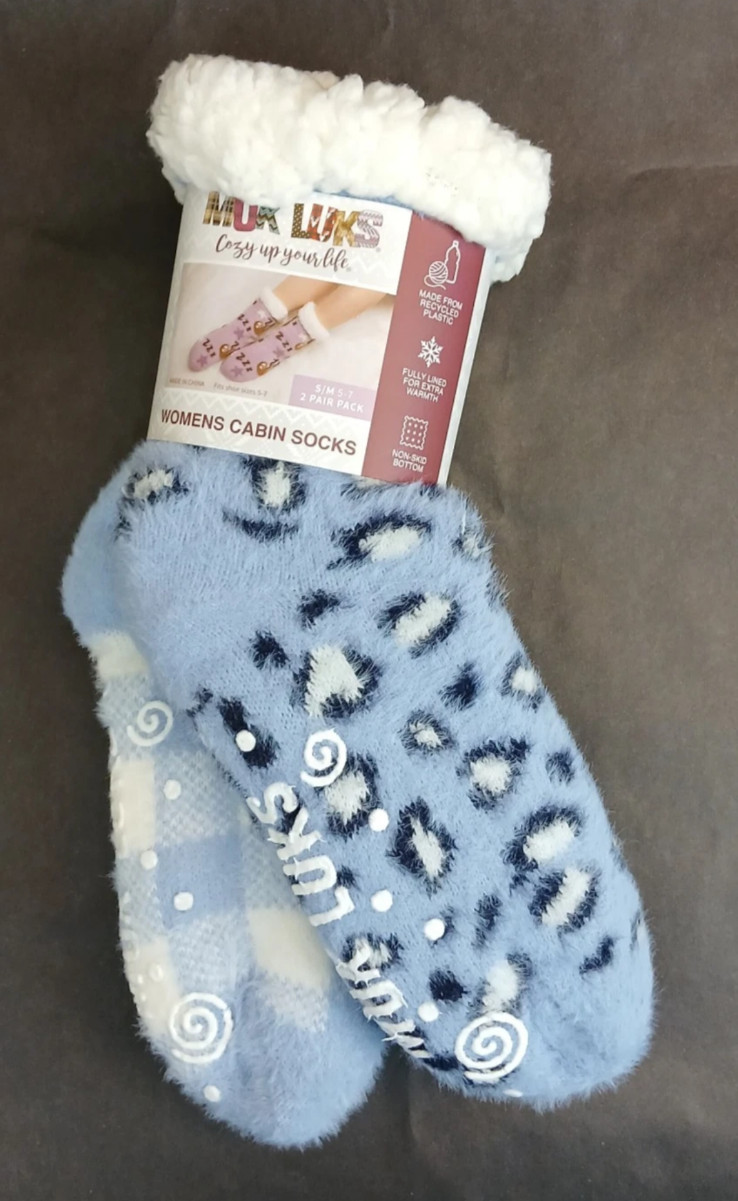 Muk Luks Woman Cabin Socks 2 Pairs Size S/M L/XL NWT *25