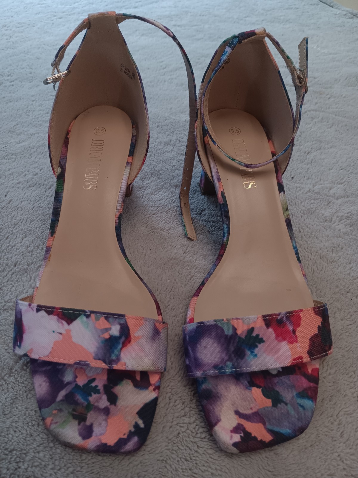 Dream Pairs Women’s Leather Floral Multicolor Open Toe Ankle Strap Sandals 8.5