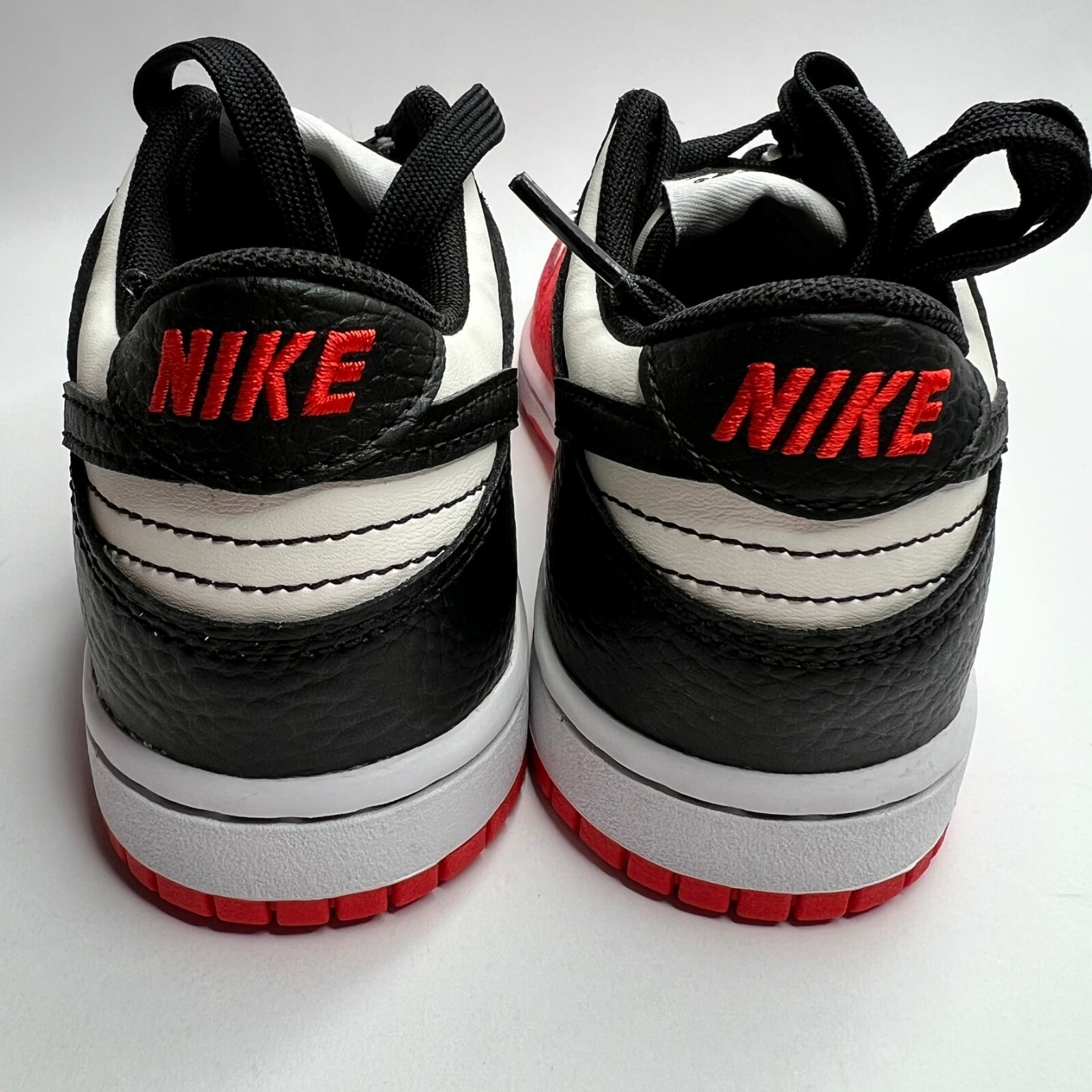 NBA × Nike Dunk Low EMB ‘75th Anniversary Chicago Bulls’ DC9564-100 Size 1Y BNIB