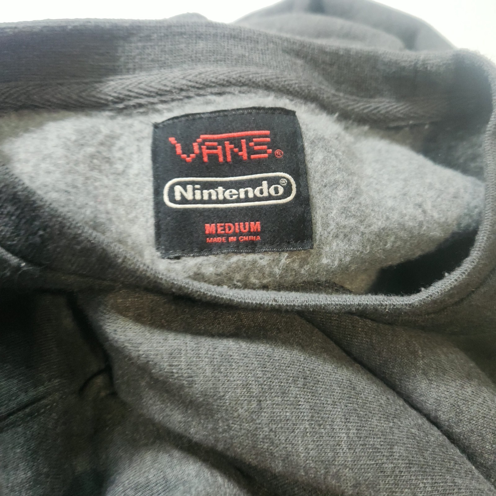 Vans Nintendo Super Mario Bros Sweatshirt Casual Sweater Pullover Medium