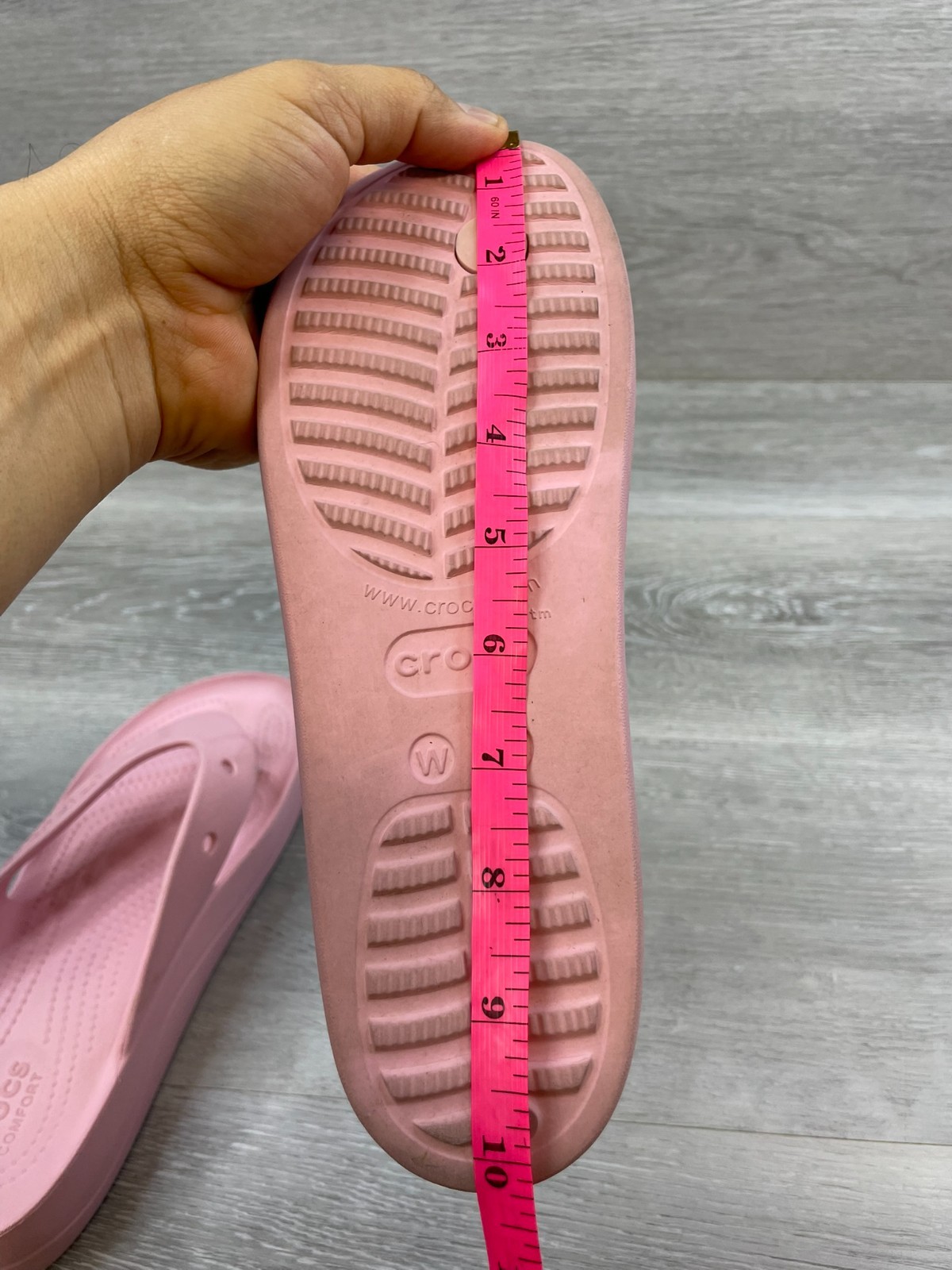 Crocs Baya Women’s Sandals Platform Flip Flop Thong Slip-On Rubber 8 Pink Shoes