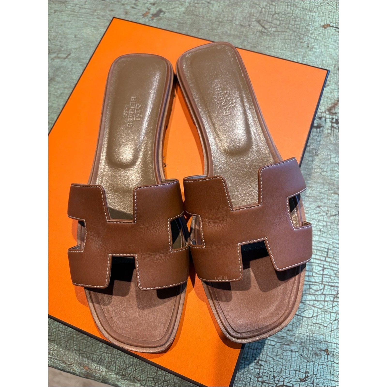 Hermès Oran Sandals Gold Brown Leather Slides EU 39 Authentic w Invoice