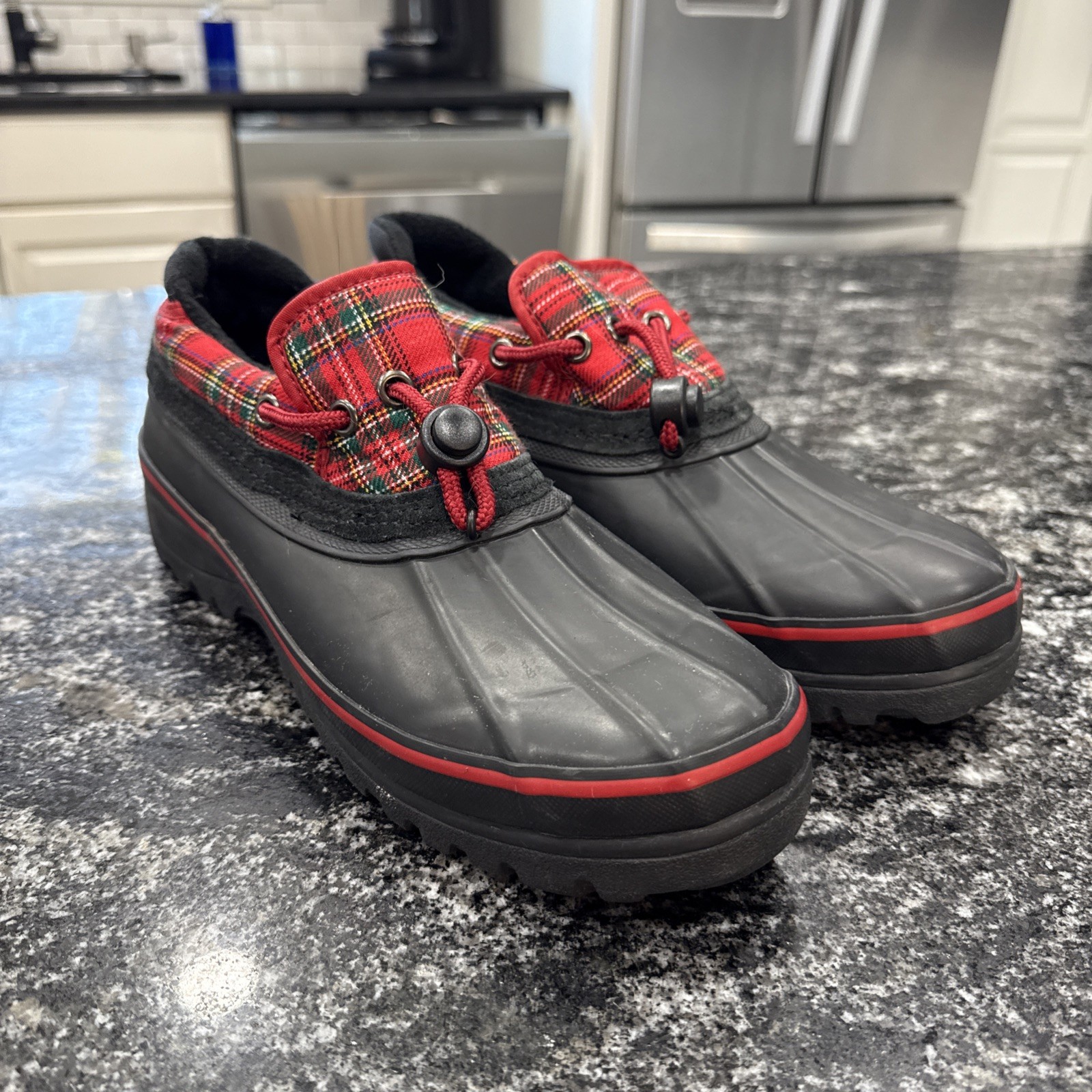 Khombu Womens Size 10 M Splash Low Rain Bootie Shoe Red Plaid Water Resistant