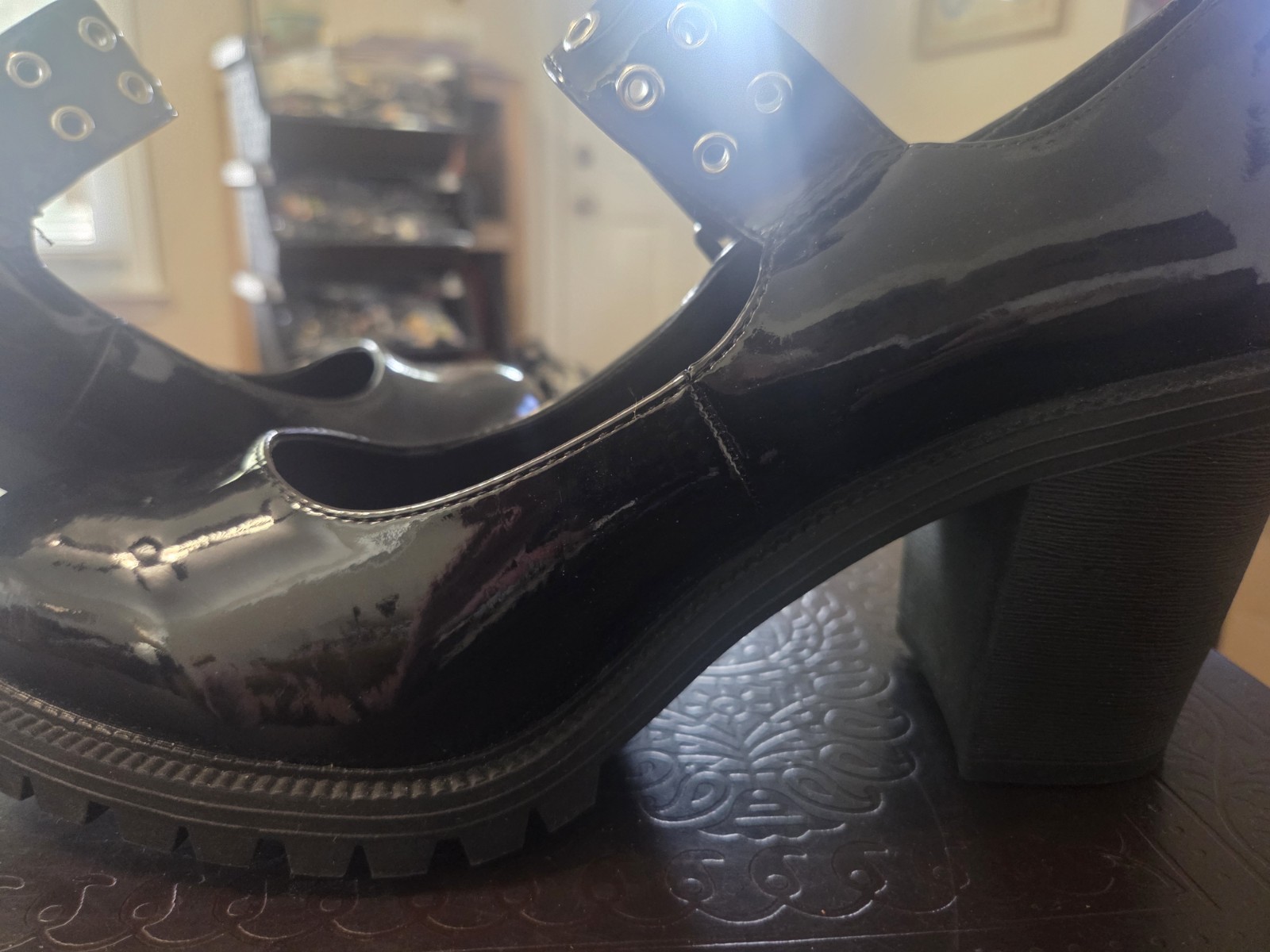 TORRID WOMENS PATENT LEATHER SHOES SIZE 10.5 WIDE