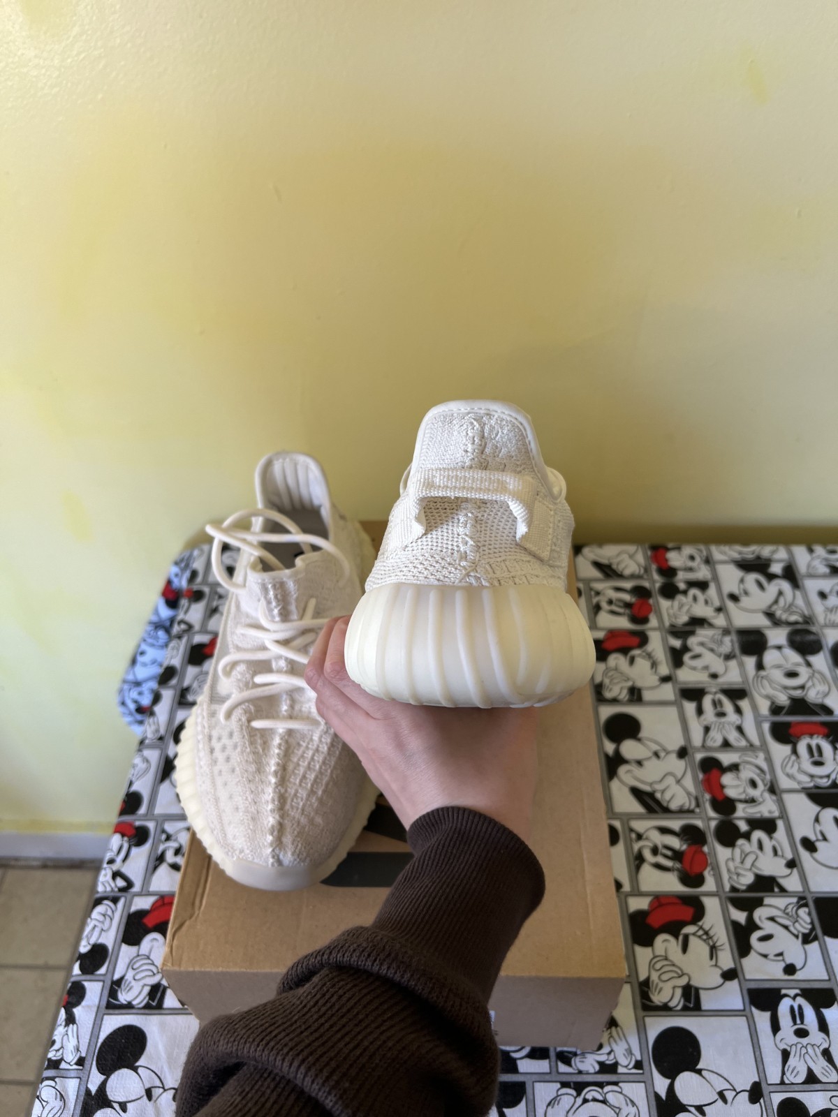 SIZE 6.5 – Adidas Yeezy Boost 350 V2 ‘Bone’ / USED WITH BOX