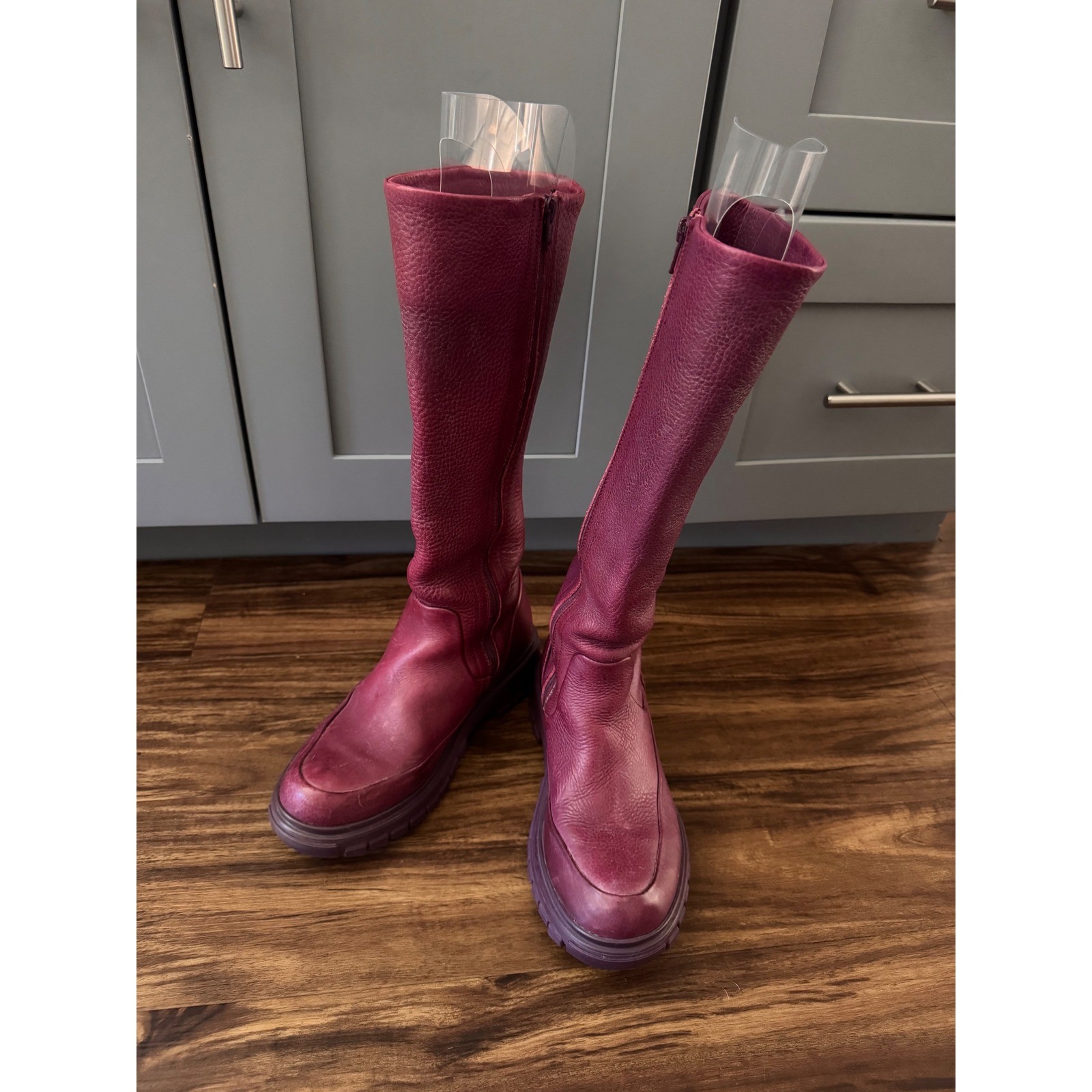 John Fluevog Magenta Pebbled Leather Tall Lug Sole Boots Made in Portugal W6 M4