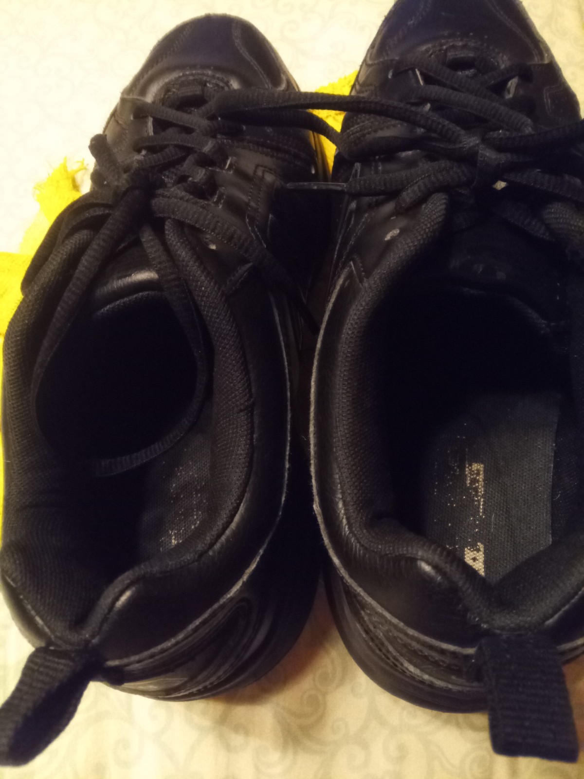 New Balance 608 Men’s Size 8.5 4E Black Leather Running Shoes