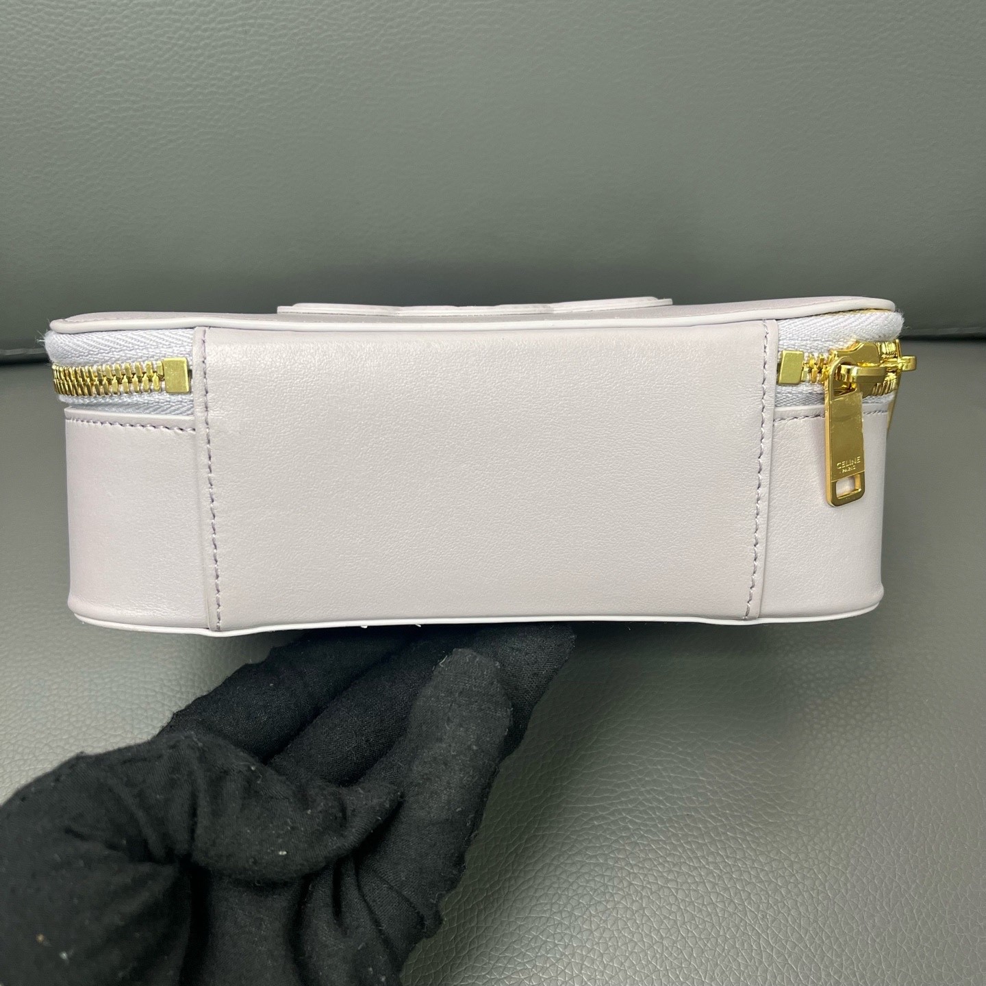 Celine Pre-Owned Authentic Luxury Handbag Lavender 17.5×12×6cm