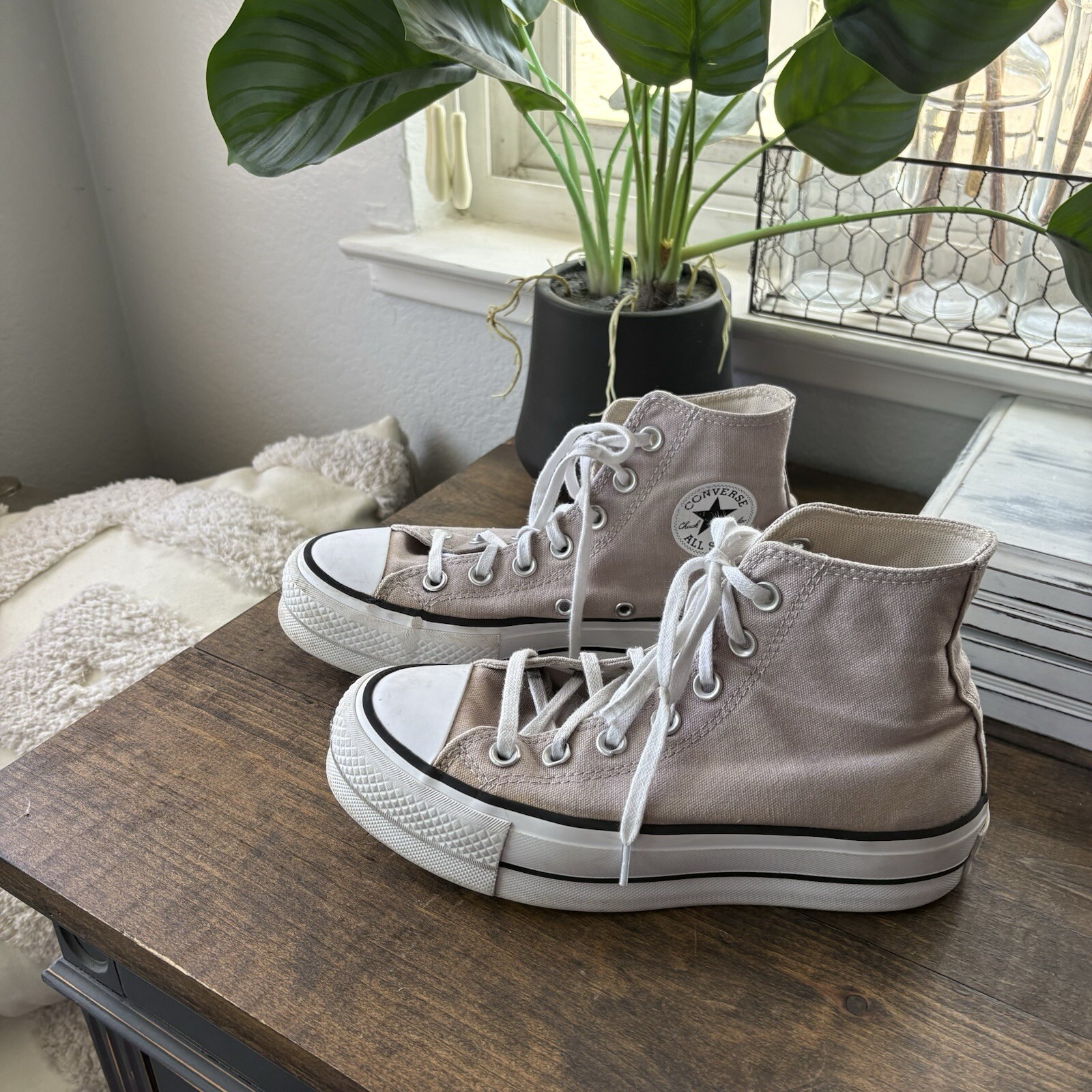 Converse Chuck Taylor All Star Lift Platform High Wonder Stone Size 5.5 Wimen’s