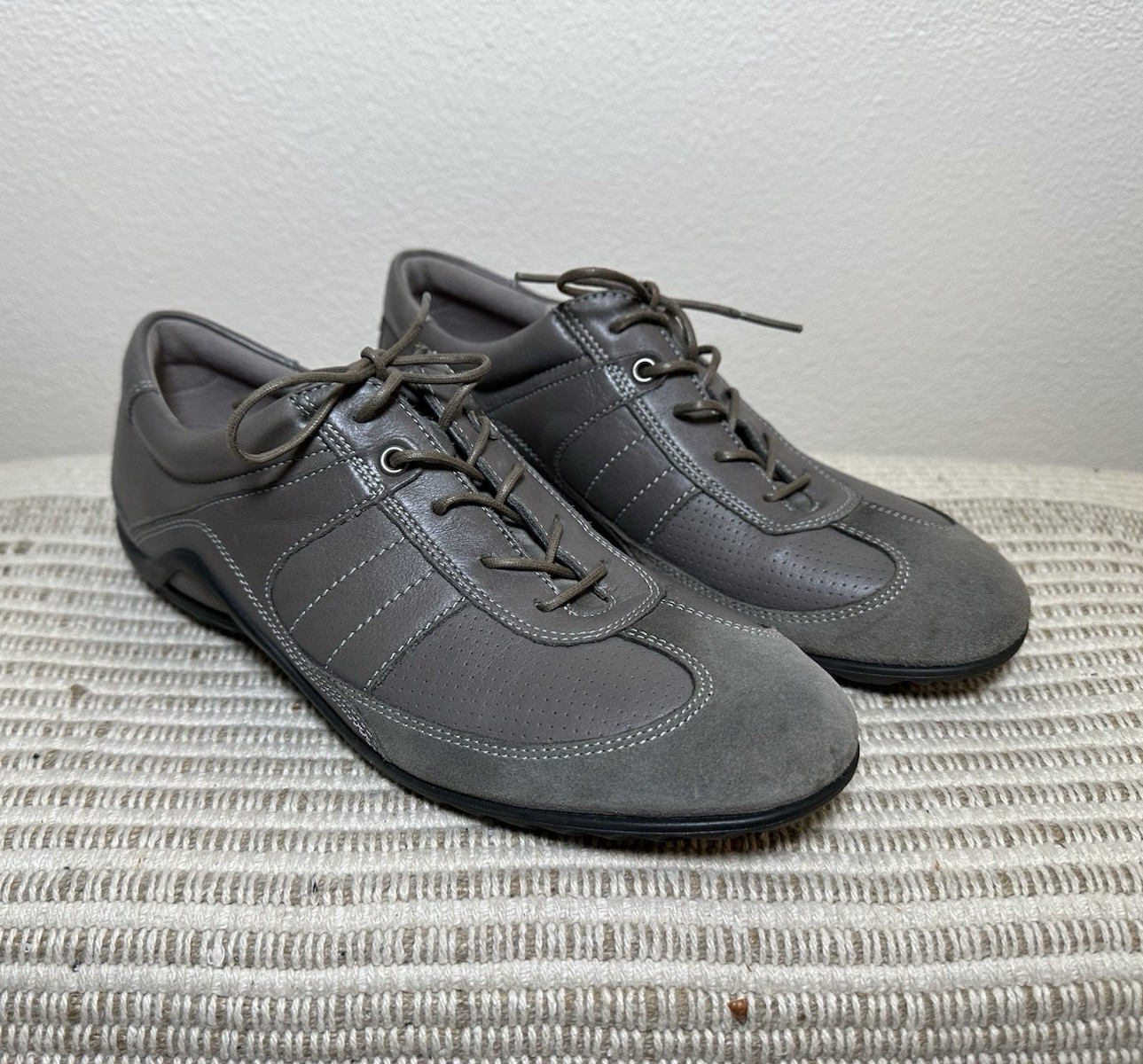 ECCO Gray Women’s Low Top Lace-Up Athletic Sneakers US 8.5