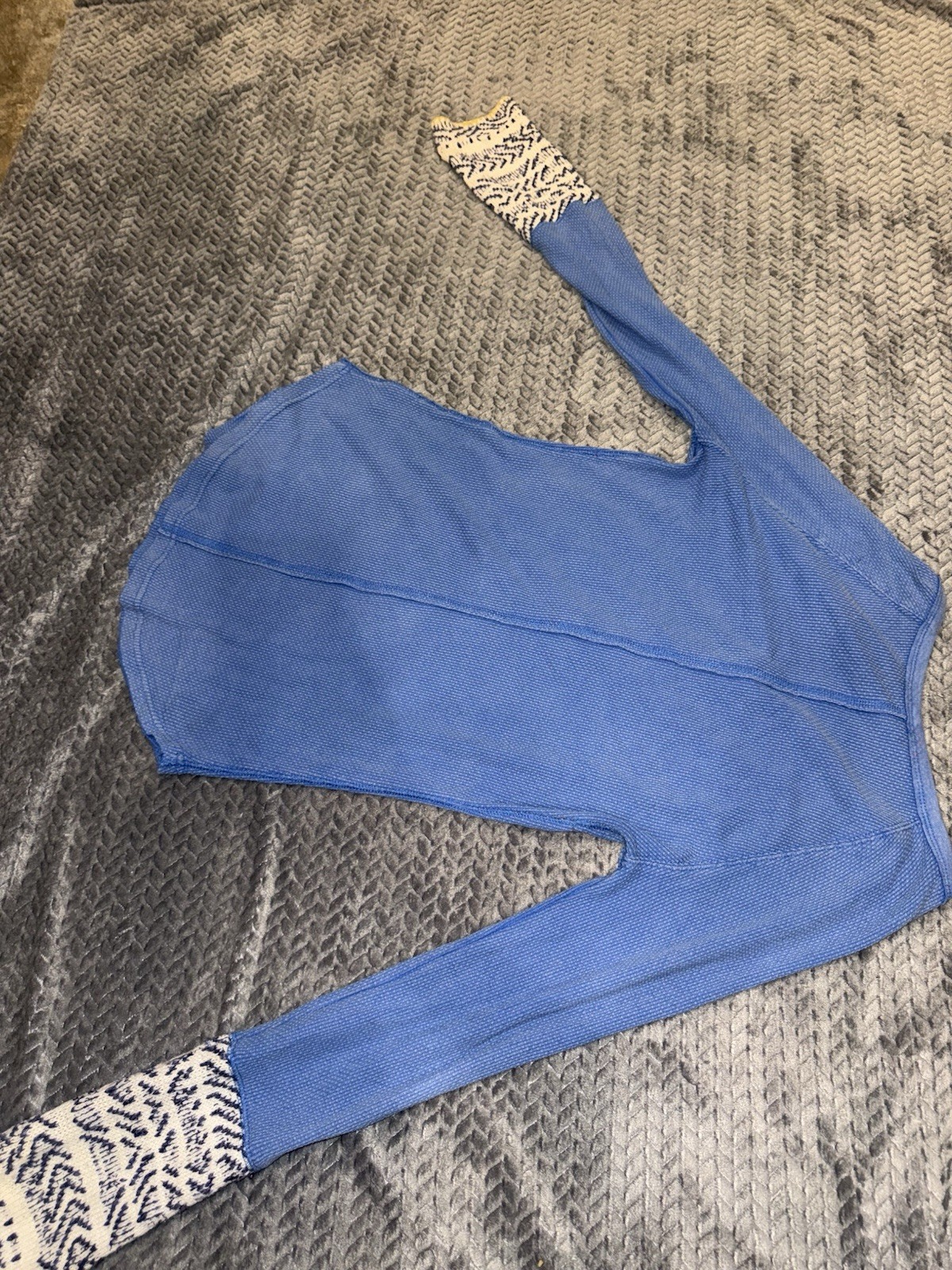 Free People “Alpine Cuff” Thermal Henley In Royal/Sky Blue L