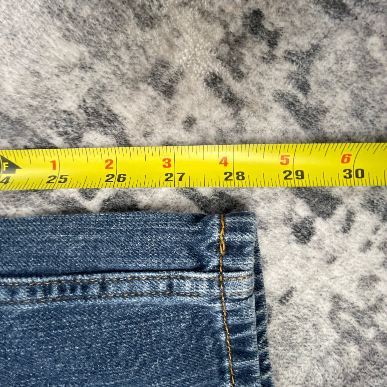 Levis Strauss 559 Mens 38×30 Relaxed Straight Leg Jeans Medium Wash Blue Denim