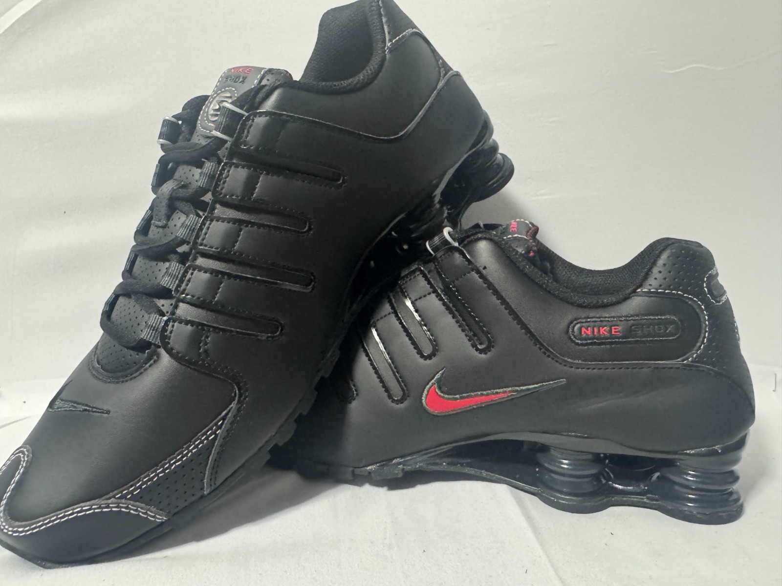 ******Nike Shox NZ****** Black Varsity Red Mens Size 10 N428