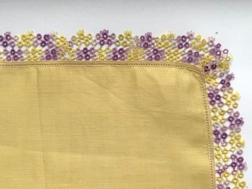 VINTAGE HANKY YELLOW LINEN HAND TATTING 4 ROWS LAVENDER IRISH LINEN NEW W/O TAGS