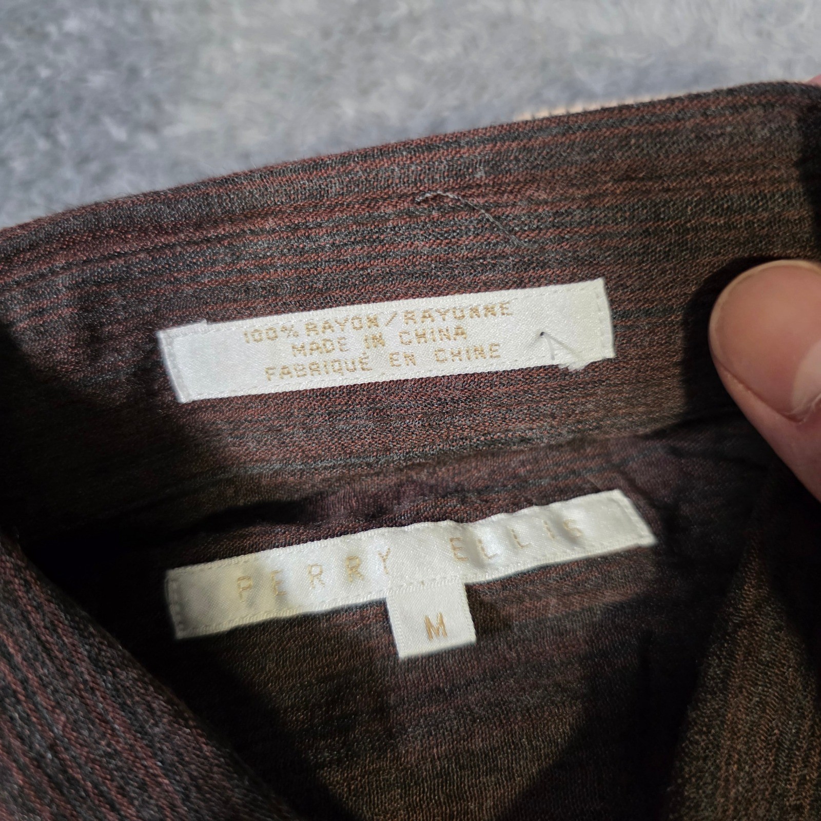 Perry Ellis Mens M Button Down Shirt Russet Brown Crinkle Texture Rayon MF2507