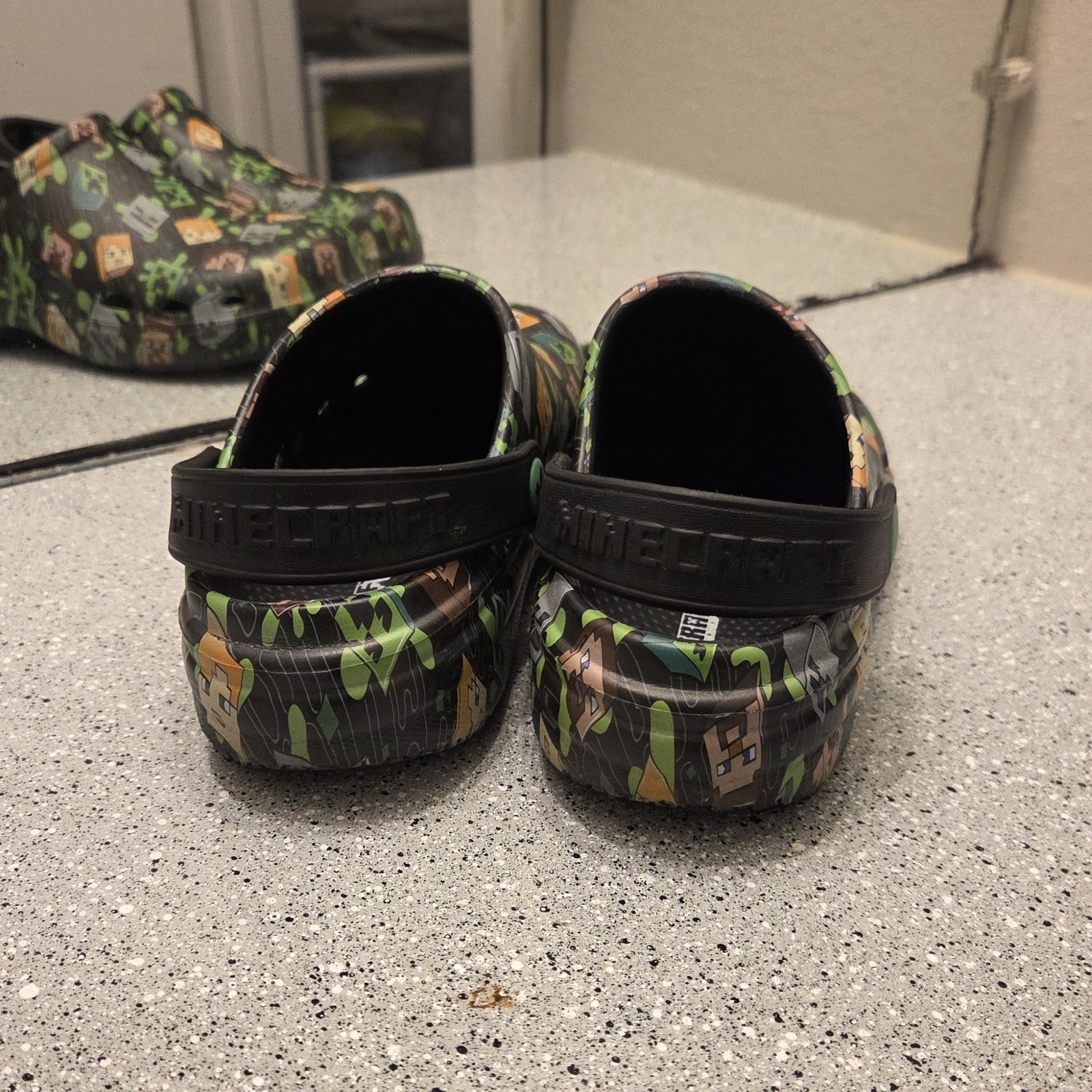 Minecraft Unisex Kids Slip-On Clog Shoes Black/Green US Size 1